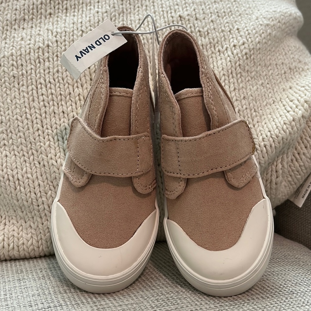 Brand new with tags old navy Velcro boot.